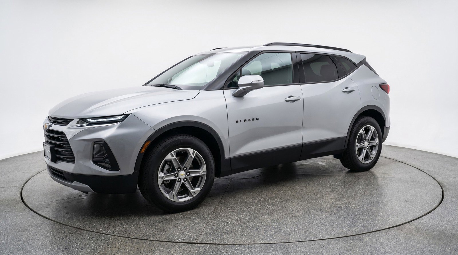 Used 2025 Chevrolet Blazer LT FWD image 3