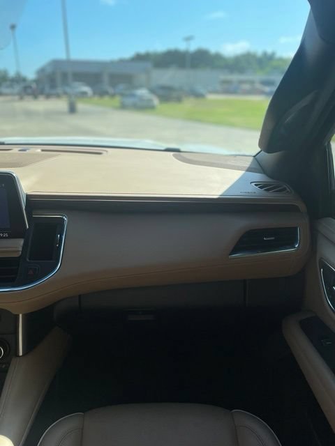 Used 2021 Chevrolet Suburban Premier w/ Texas Edition RWD image 24