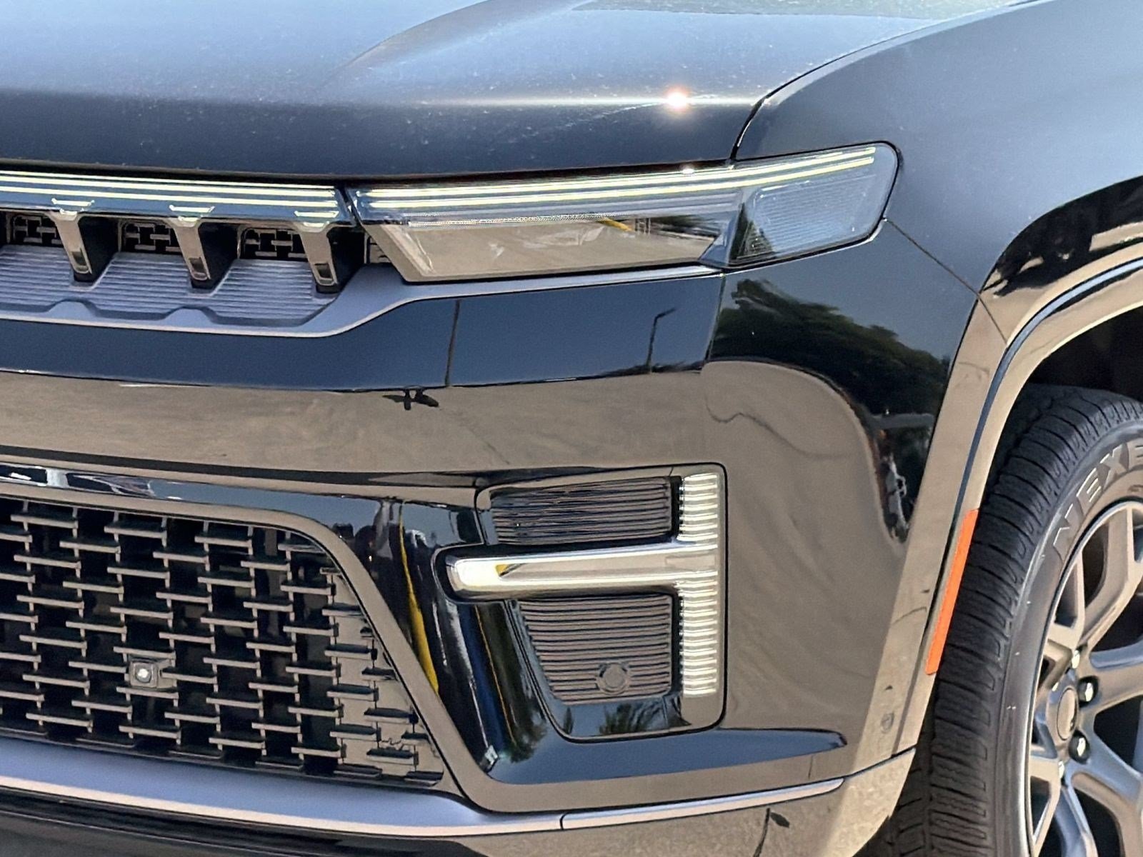New 2026 Jeep Grand Wagoneer Limited AWD/4WD image 12