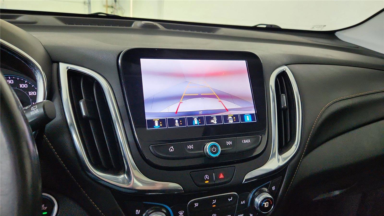 Used 2022 Chevrolet Equinox Premier image 34