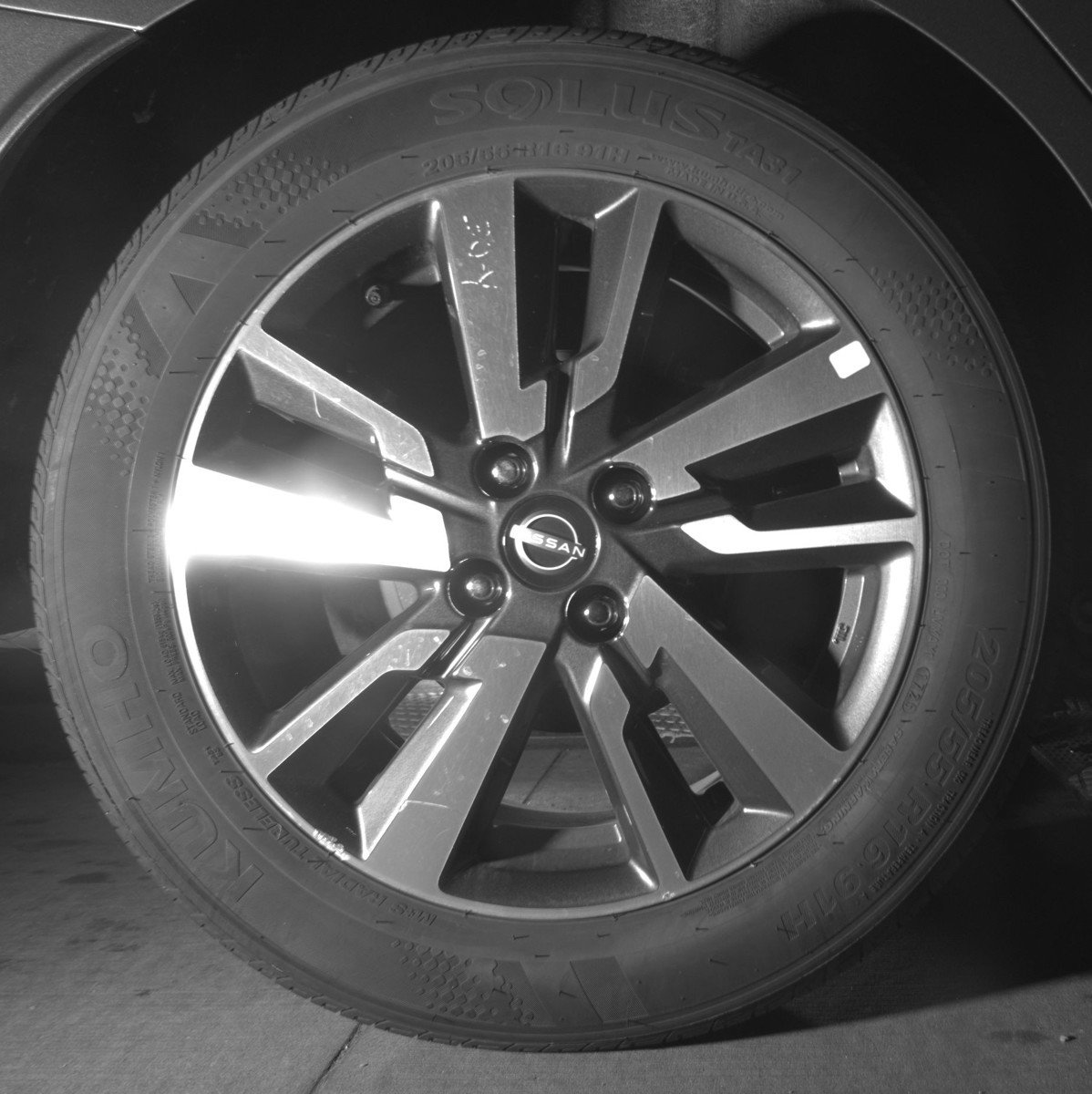 Used 2025 Nissan Versa SV image 15