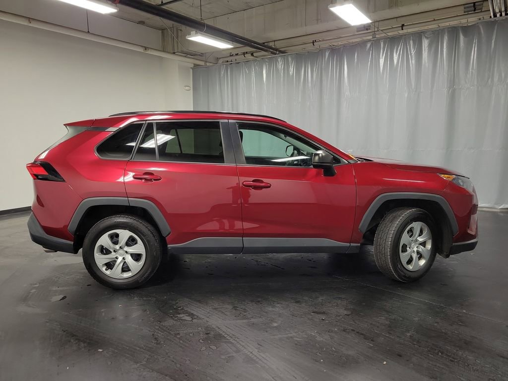 Used 2021 Toyota RAV4 LE image 9