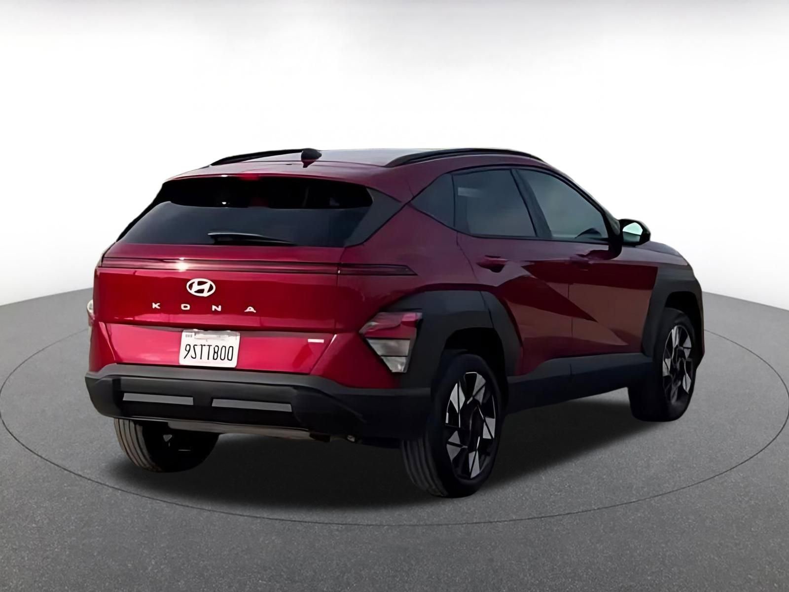 Used 2025 Hyundai Kona SEL image 2