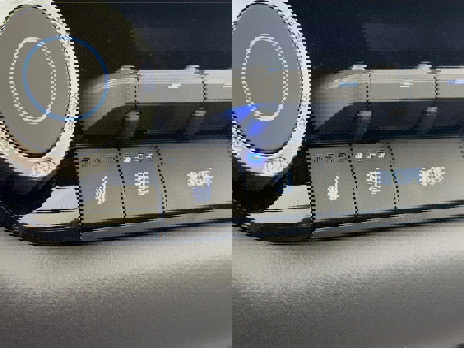 New 2025 Toyota Tundra Platinum image 35