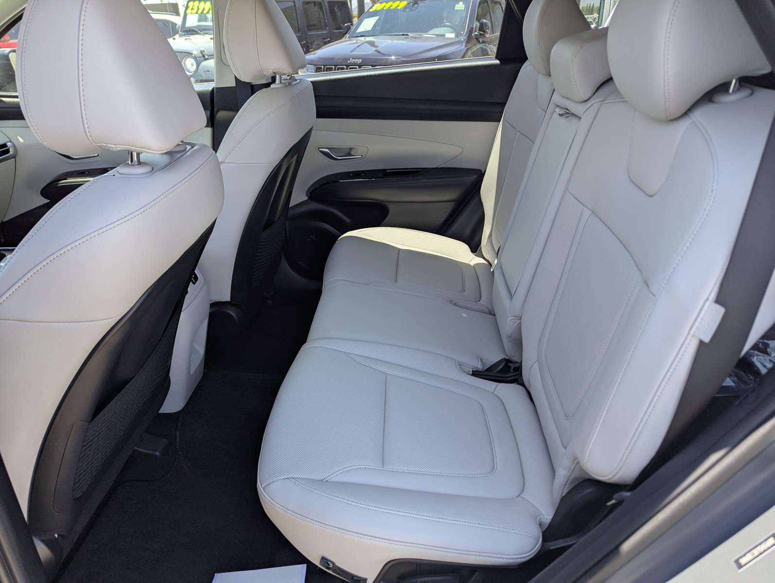 Used 2025 Hyundai Tucson Limited AWD/4WD image 8