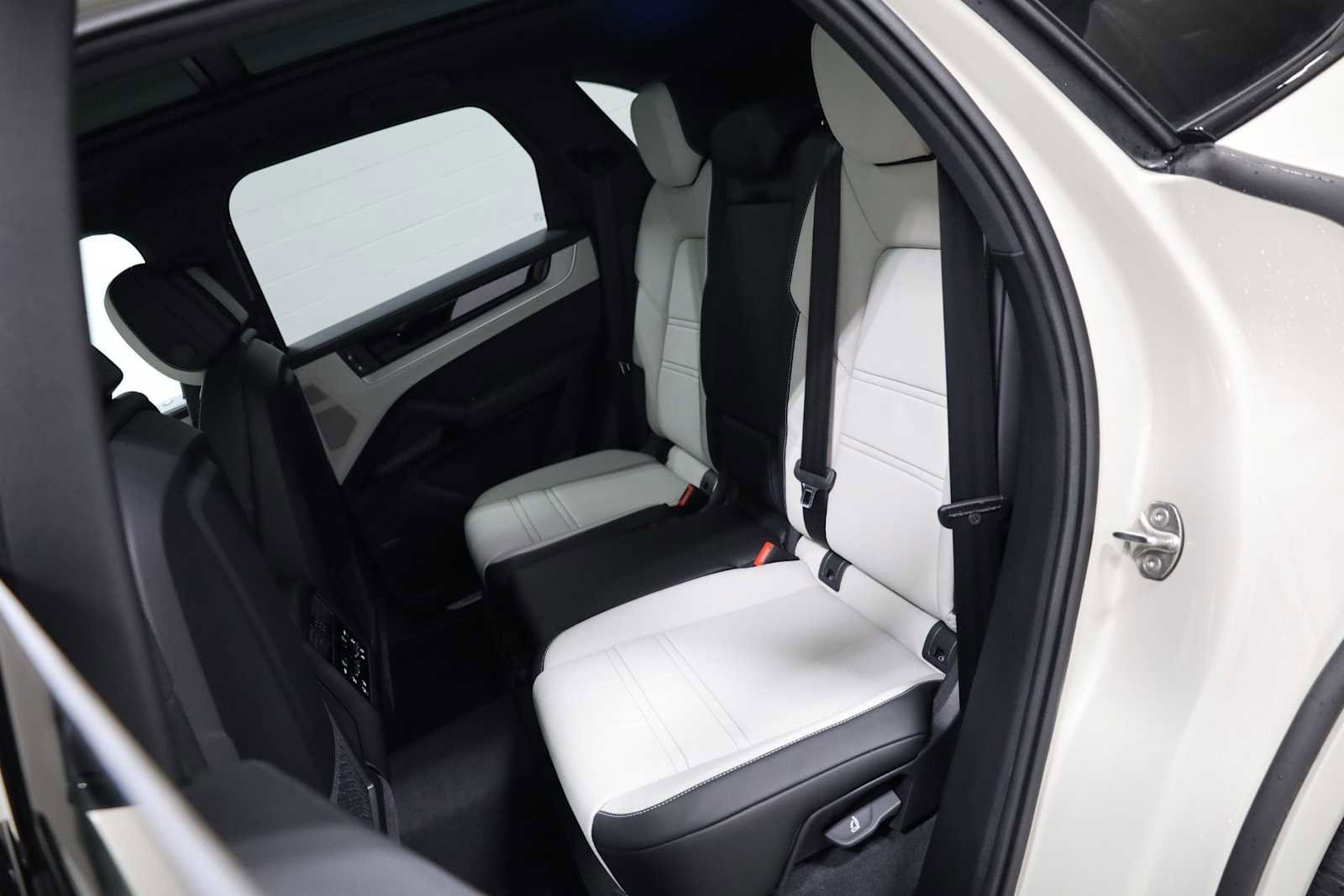 New 2026 Porsche Cayenne AWD/4WD image 34