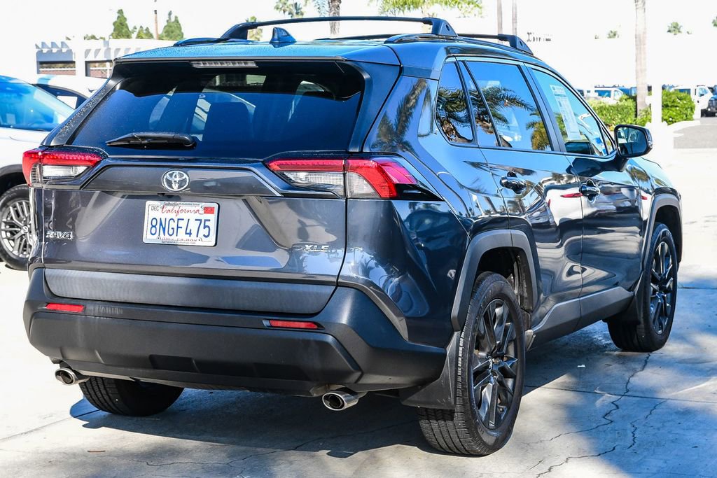 Used 2020 Toyota RAV4 XLE Premium image 5
