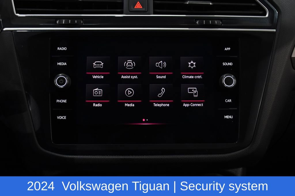 Used 2024 Volkswagen Tiguan SE R-Line image 18