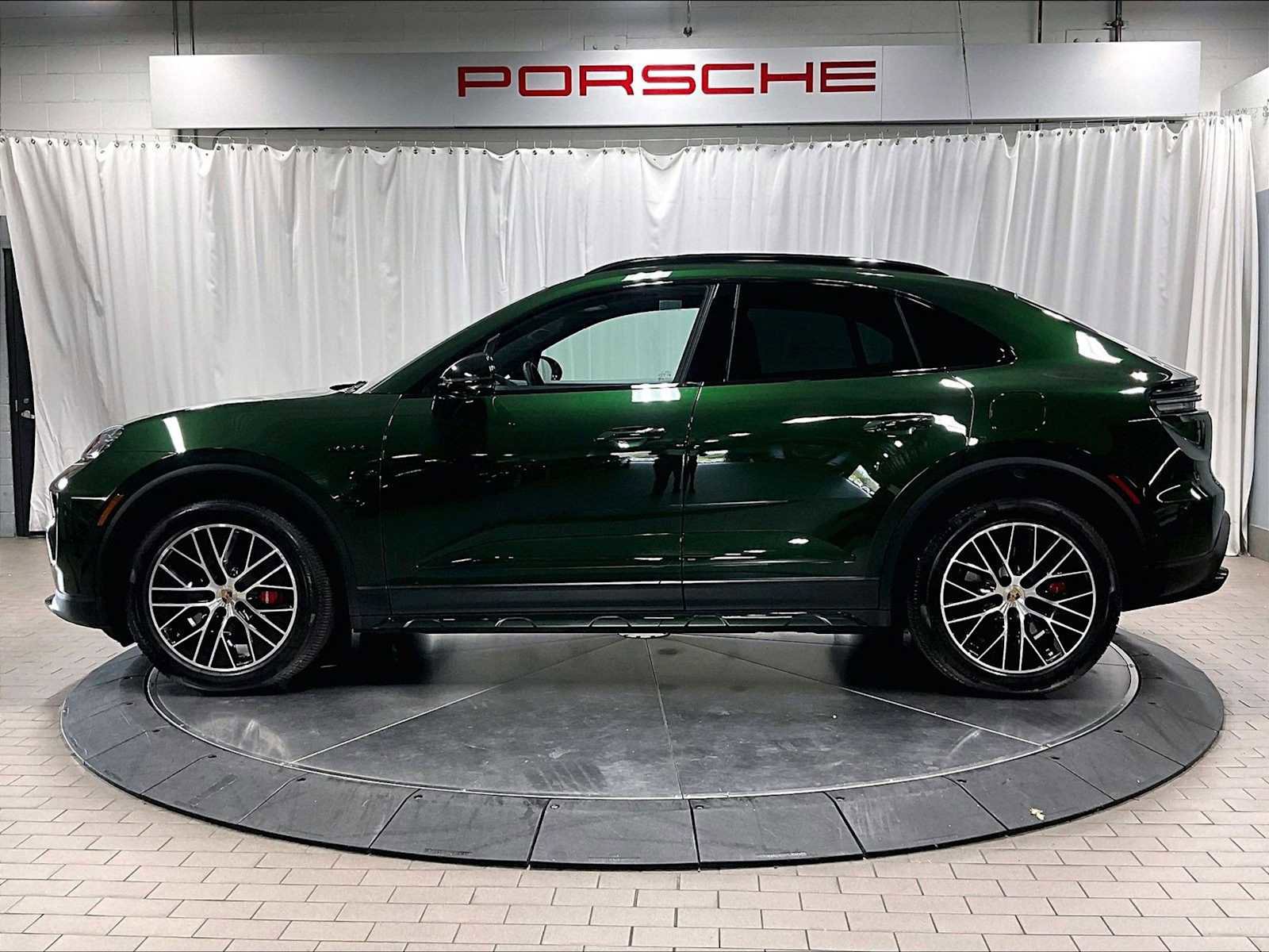 Used 2025 Porsche Macan 4S Electric image 2