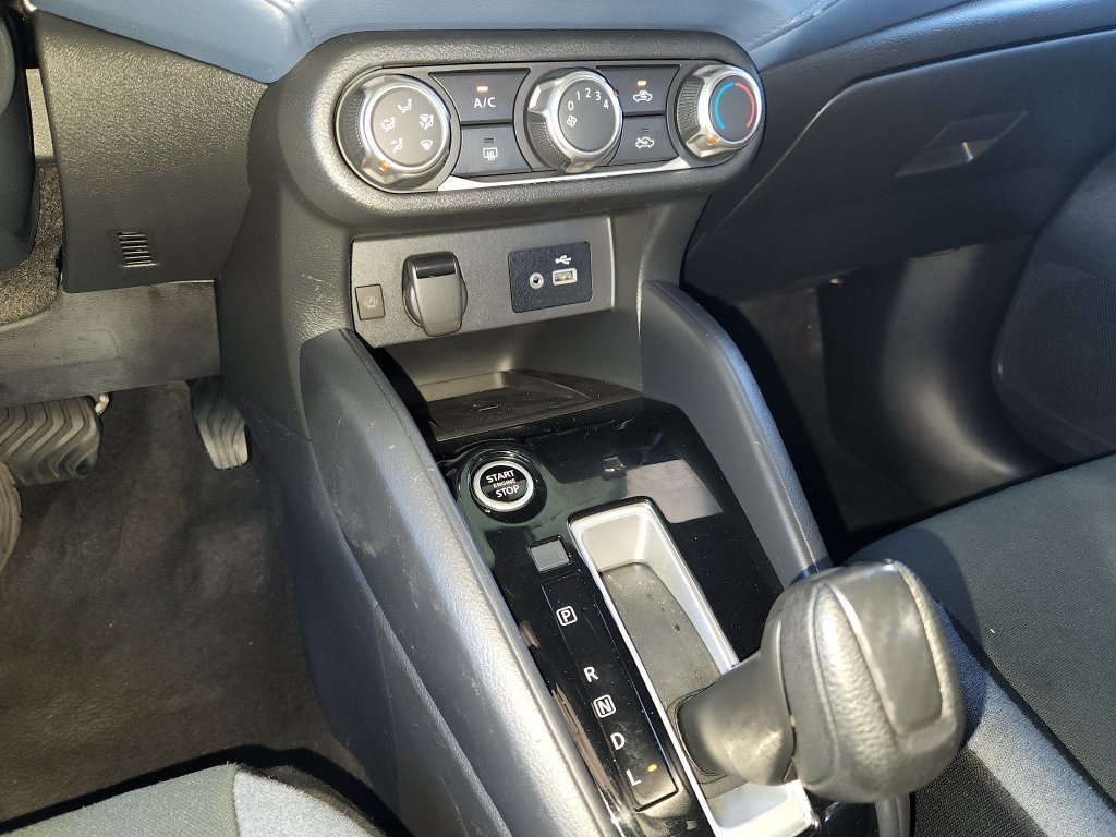 Used 2025 Nissan Versa SV FWD image 21