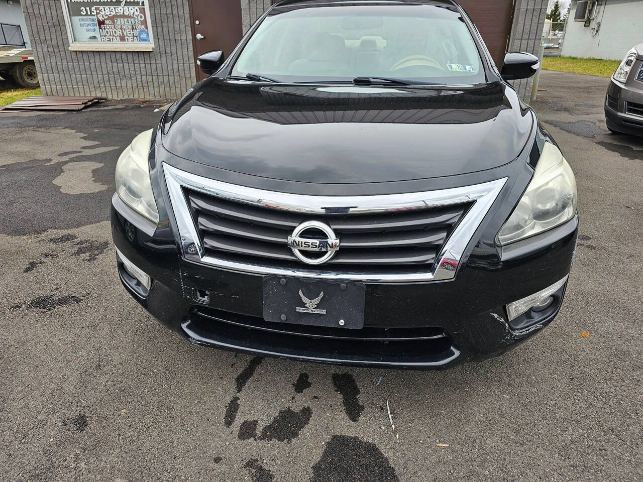 Used 2015 Nissan Altima 2.5 SV w/ Convenience Package FWD image 3