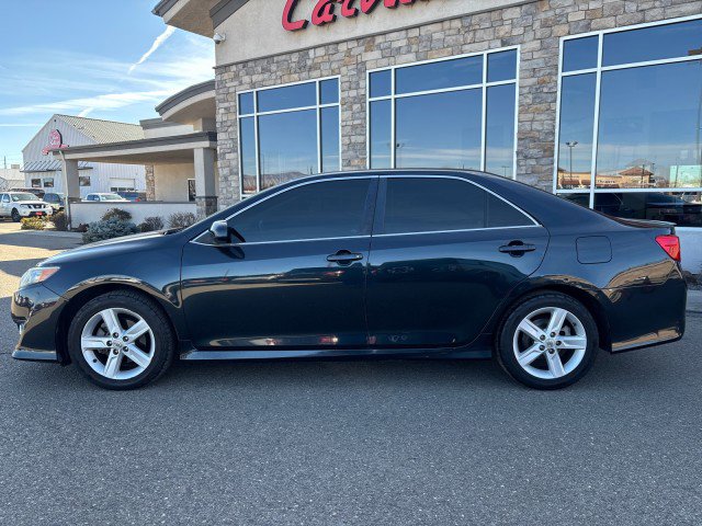 Used 2012 Toyota Camry SE image 2