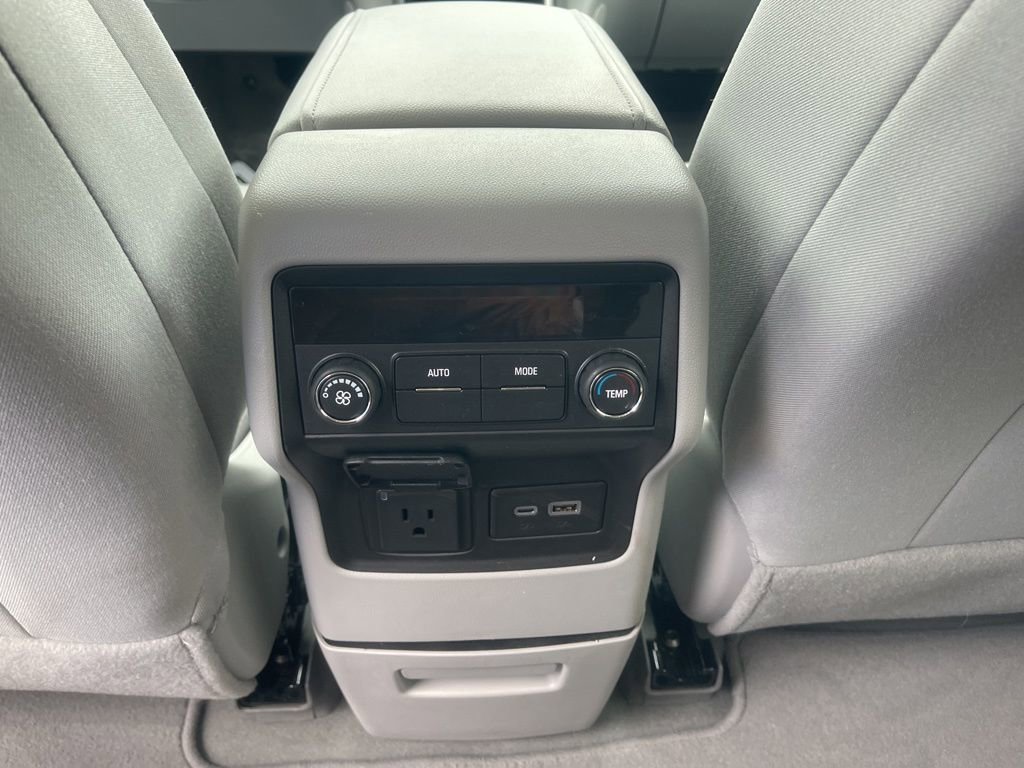 Certified 2023 GMC Acadia SLE w/ Driver Convenience Package image 18