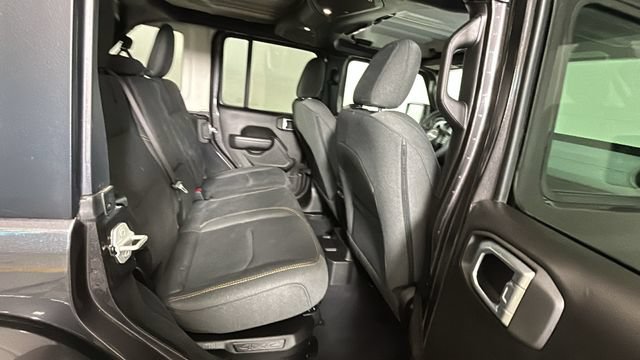 Used 2024 Jeep Wrangler Unlimited w/ Convenience Group AWD/4WD image 29