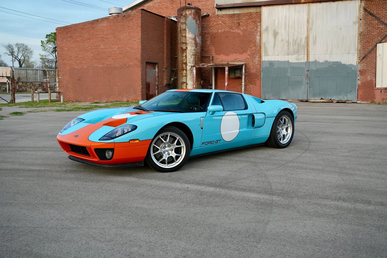 Used 2006 Ford GT image 9