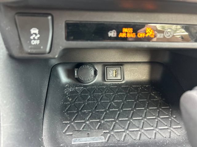 Used 2024 Toyota RAV4 XLE w/ Convenience Package FWD image 20