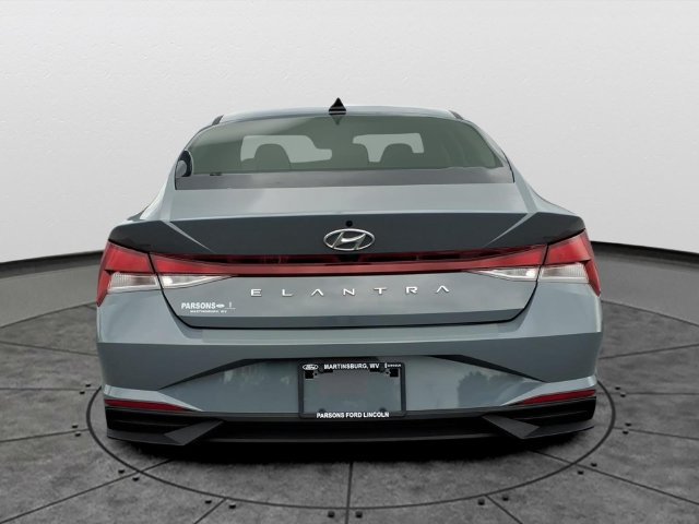 Used 2022 Hyundai Elantra SEL w/ Cargo Package FWD image 5