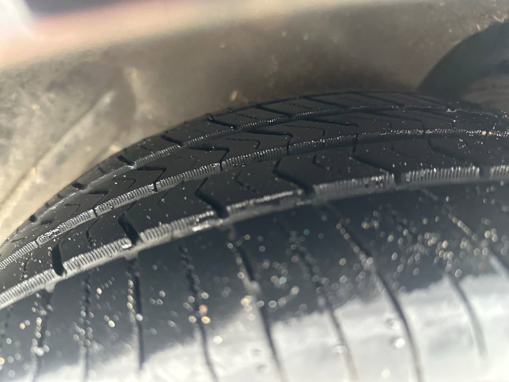 Used 2007 Ford Mustang Deluxe image 21