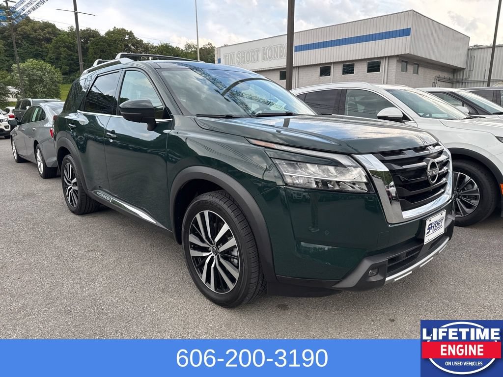 Used 2023 Nissan Pathfinder Platinum w/ Cargo Package AWD/4WD image 4