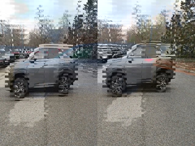 New 2025 Nissan Pathfinder SV w/ SV Premium Package image 1