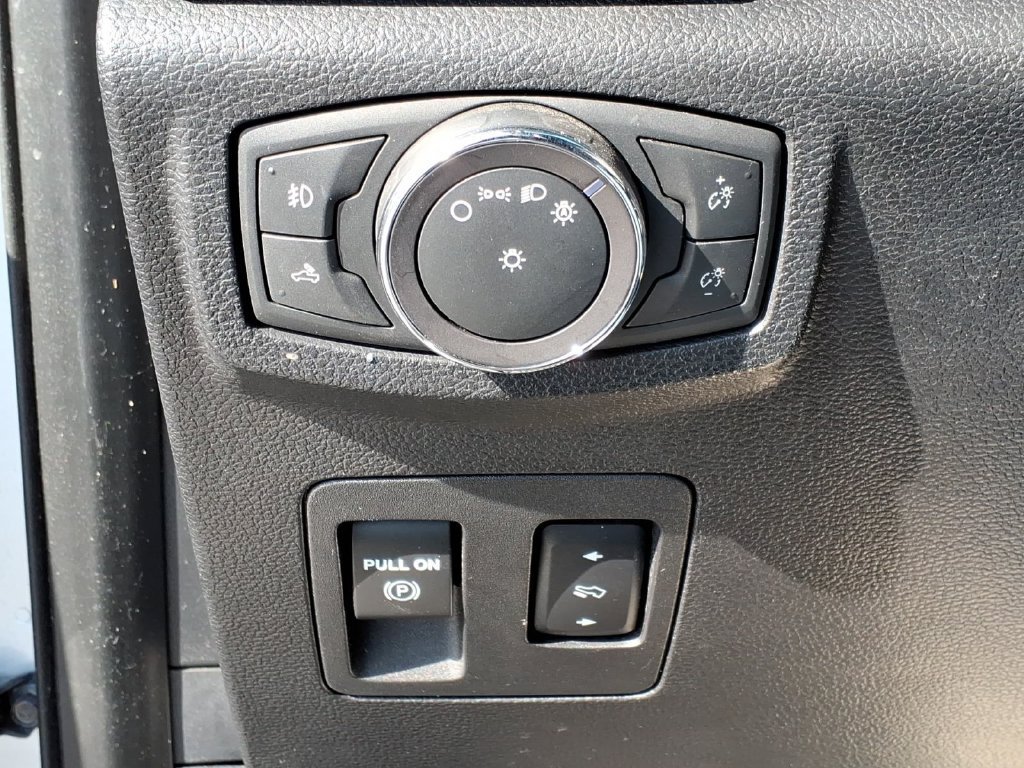 Certified 2018 Ford F150 XLT w/ Equipment Group 302A Luxury AWD/4WD image 14