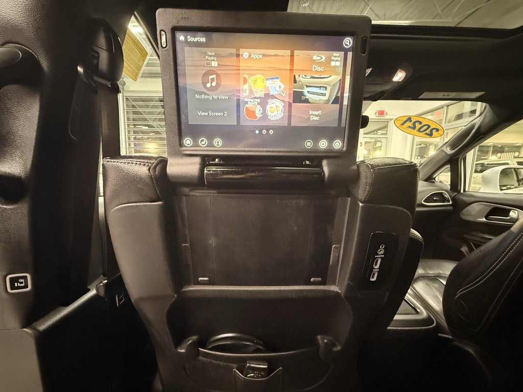 Used 2021 Chrysler Pacifica Touring-L w/ Uconnect Theater Family Group image 28