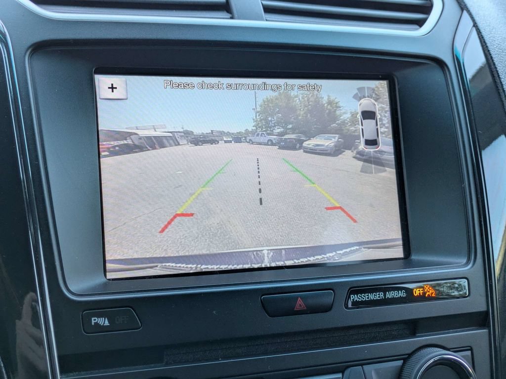 Used 2017 Ford Explorer XLT w/ Equipment Group 202A FWD image 20