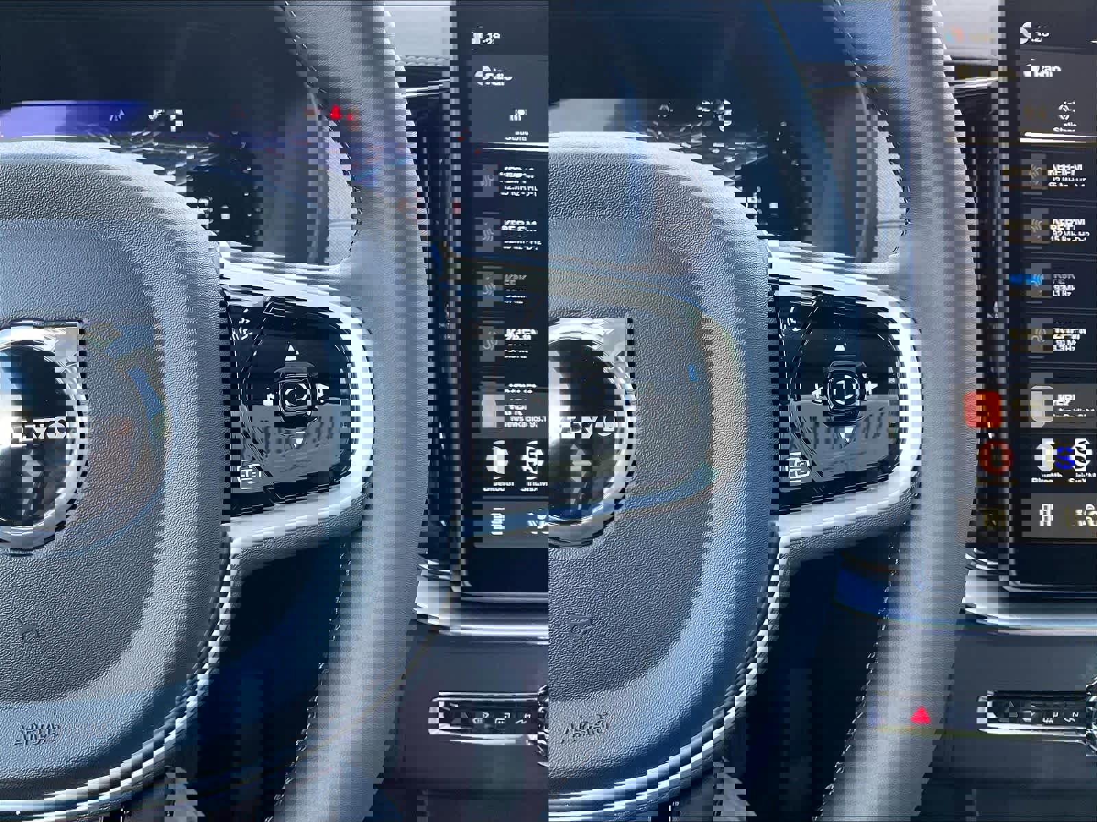 New 2026 Volvo XC90 B5 Plus w/ Protection Package image 18