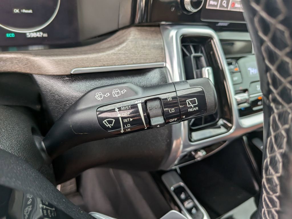 Certified 2022 Kia Sorento SX Prestige w/ Rust Color Package AWD/4WD image 33