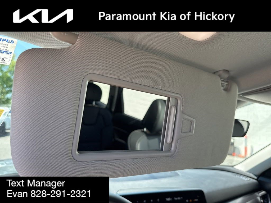 Used 2025 Kia Telluride S image 34