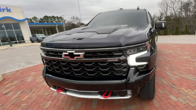 Used 2023 Chevrolet Silverado 1500 ZR2 w/ Technology Package image 4