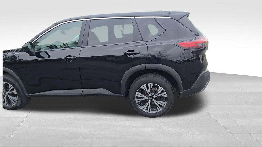 Used 2023 Nissan Rogue SV image 4