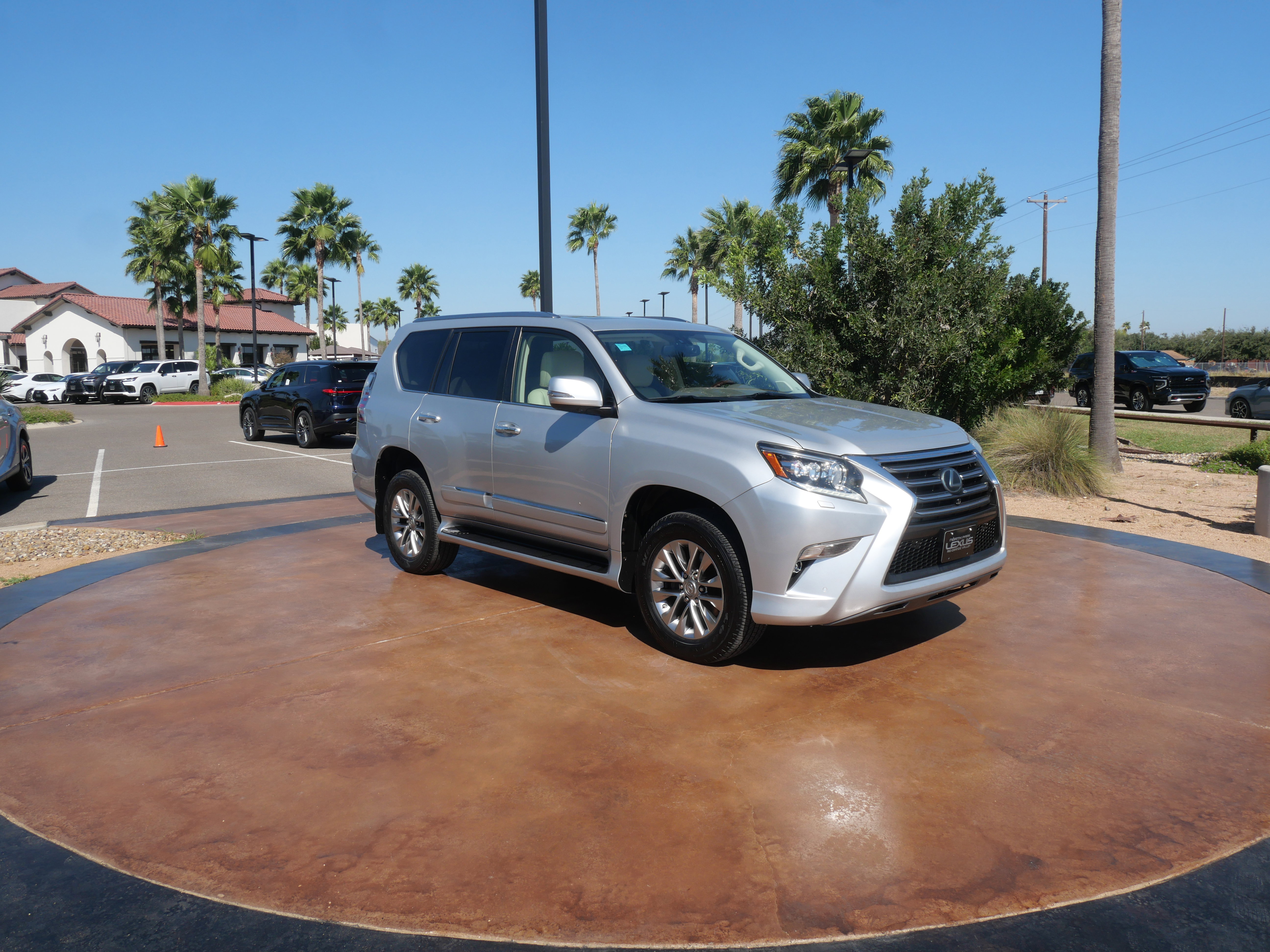 Used 2017 Lexus GX 460 Luxury image 1