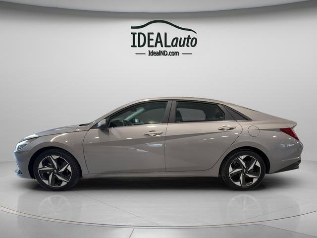 Used 2022 Hyundai Elantra SEL w/ Convenience + Premium Package image 3
