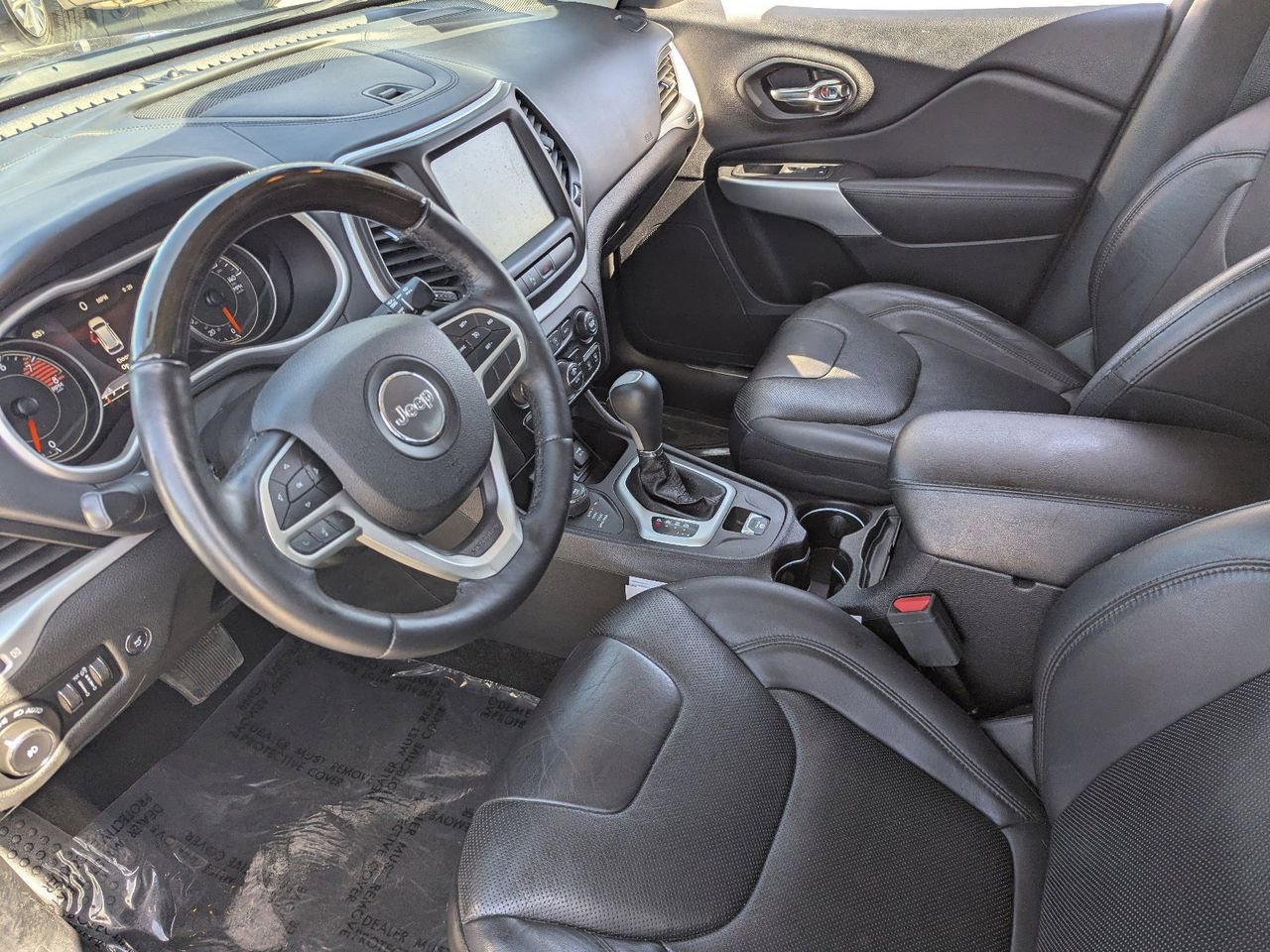 Used 2018 Jeep Cherokee Overland w/ Heavy Duty Protection Group AWD/4WD image 19