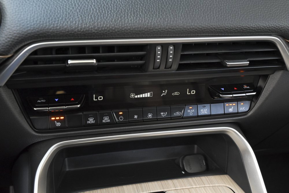 Certified 2025 MAZDA CX-90 3.3 Turbo w/ Preferred Package image 37