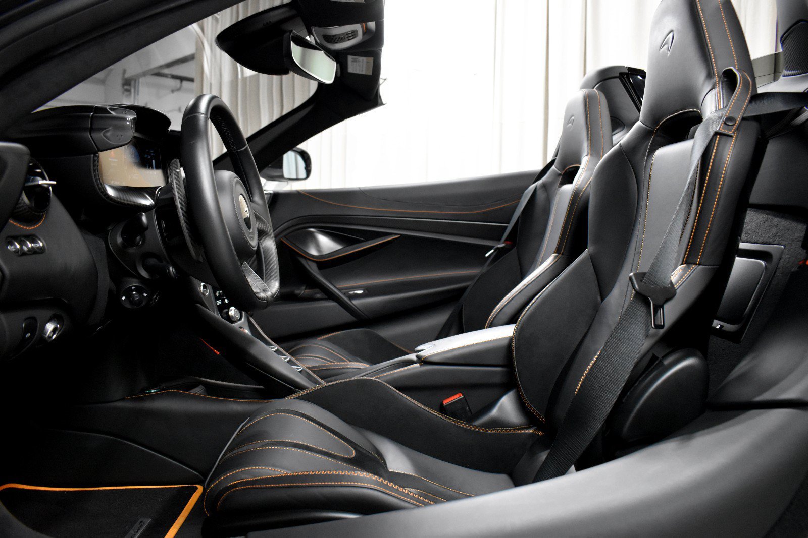 Used 2025 McLaren 750S Spider RWD image 36
