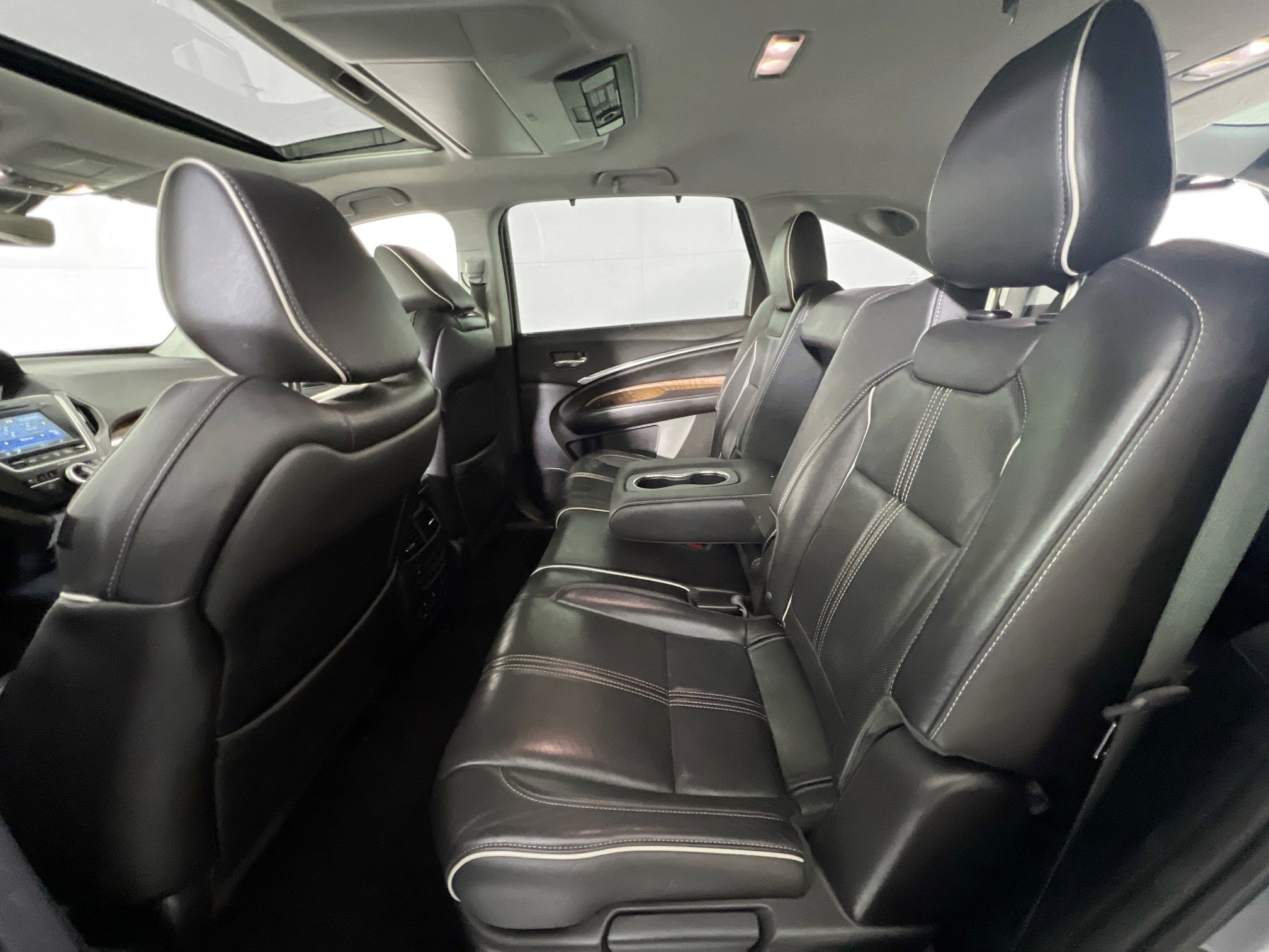 Used 2017 Acura MDX SH-AWD image 25