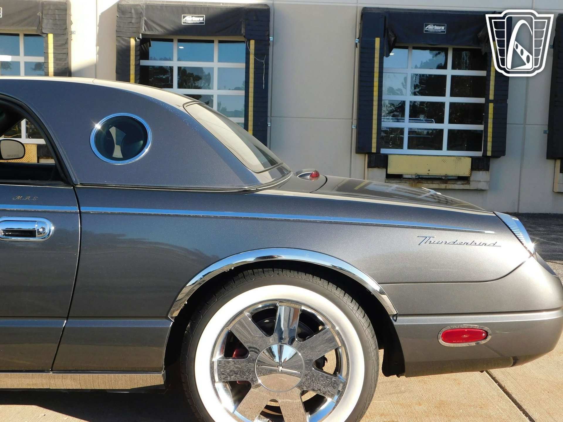 Used 2003 Ford Thunderbird image 36