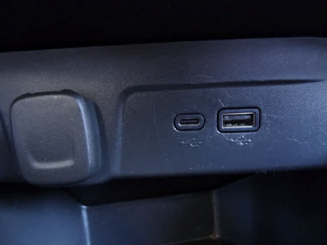 Used 2024 Chevrolet Trax LT FWD image 27