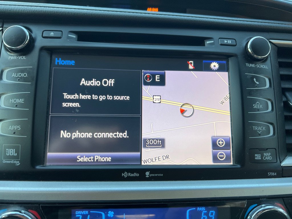 Used 2015 Toyota Highlander Limited image 22