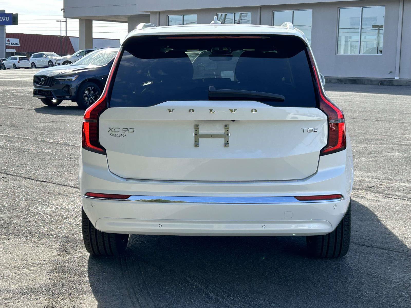 New 2026 Volvo XC90 T8 Plus w/ Protection Package Premier AWD/4WD image 4