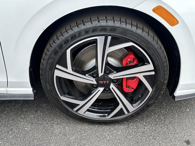 New 2024 Volkswagen GTI SE image 9