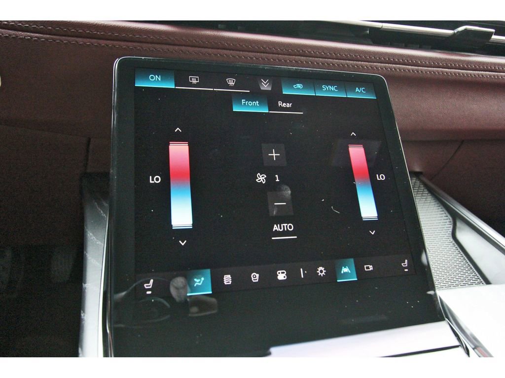 New 2026 Cadillac Escalade ESV Luxury AWD/4WD image 20