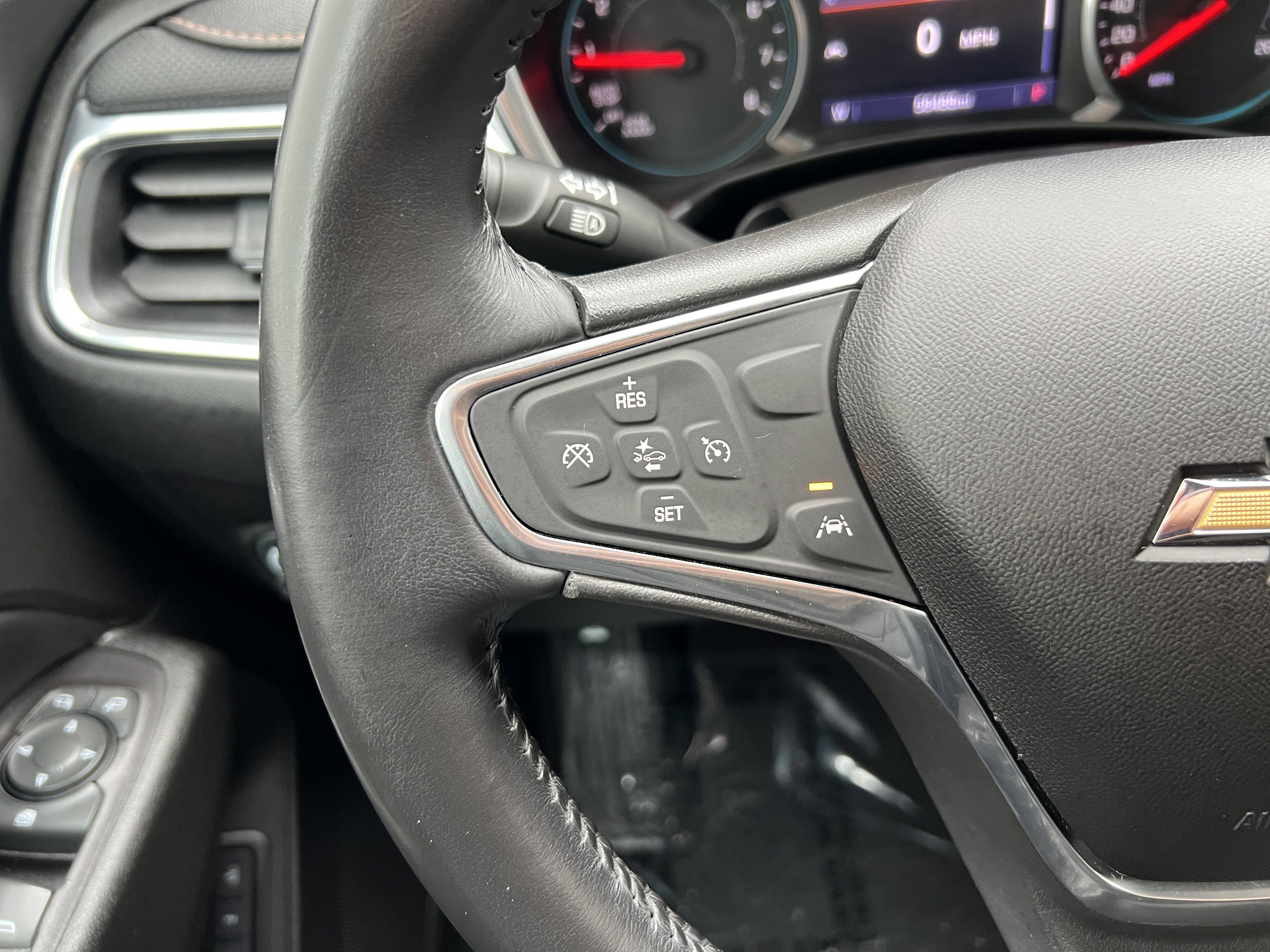 Used 2020 Chevrolet Equinox Premier AWD/4WD image 27