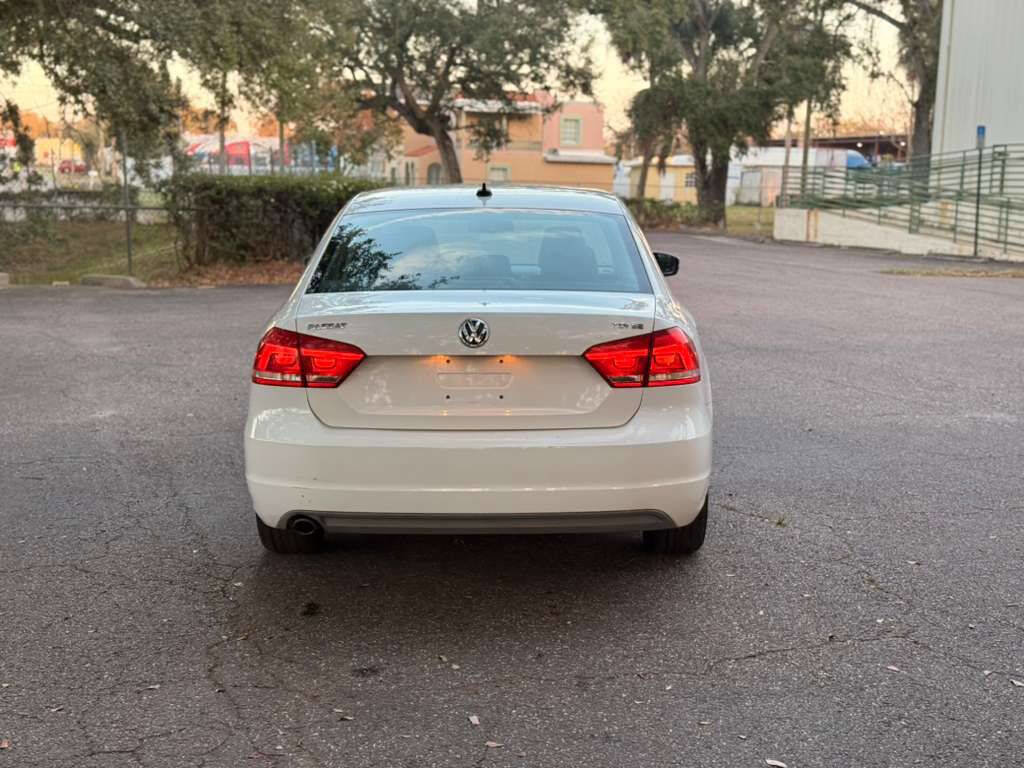 Used 2013 Volkswagen Passat TDI SE FWD image 6