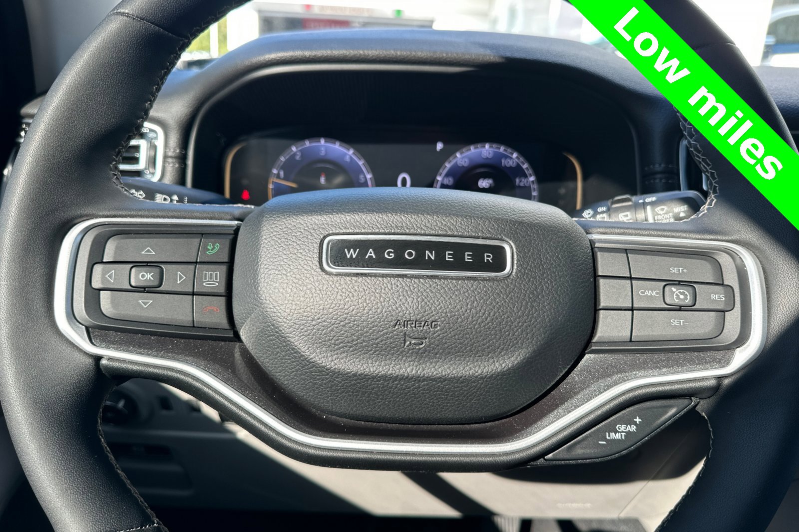 Used 2024 Jeep Wagoneer 4WD image 32