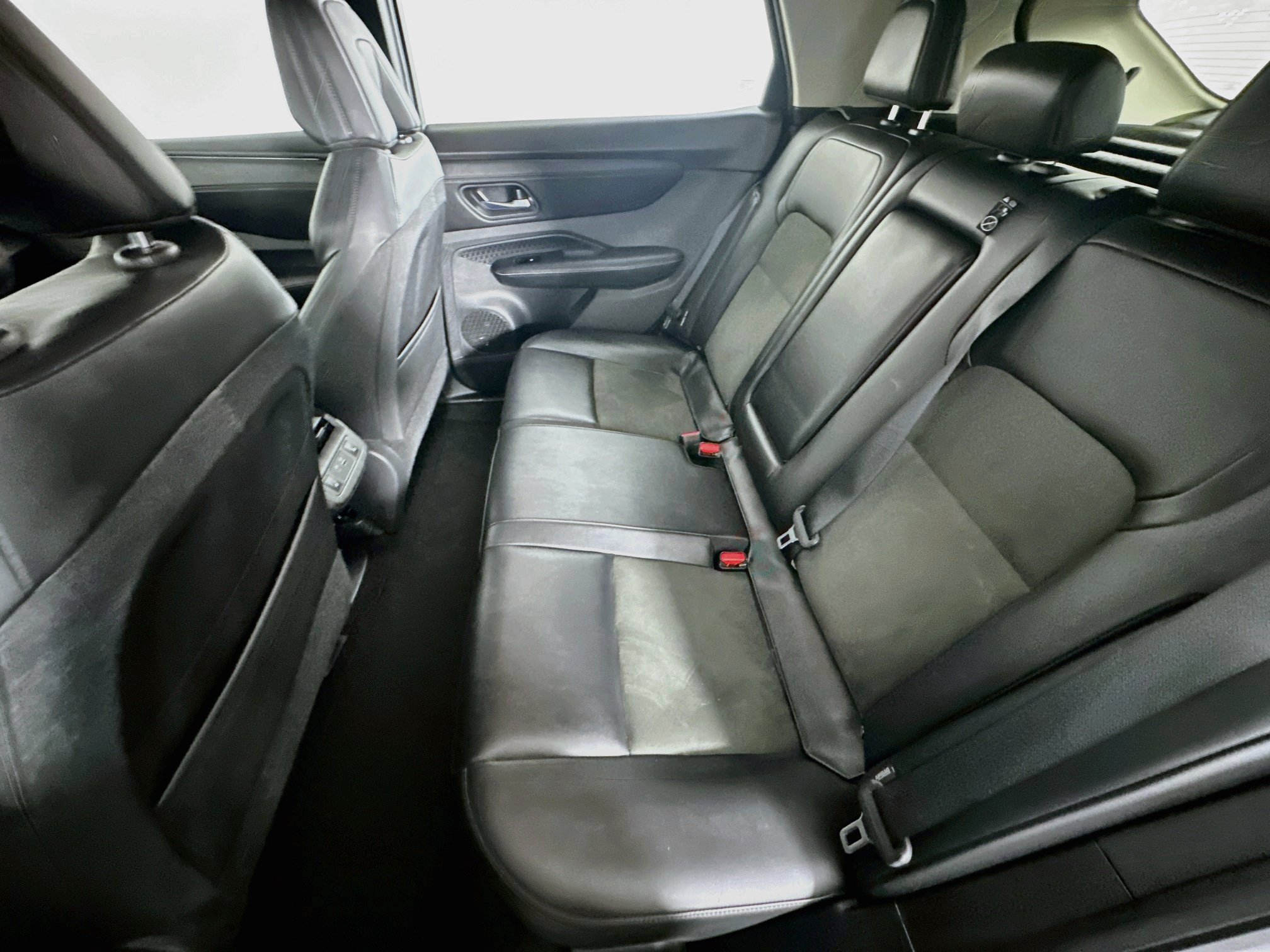 Used 2024 Nissan Ariya FWD image 28