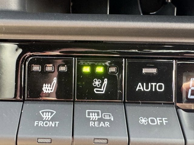 New 2025 Toyota Crown Signia image 28