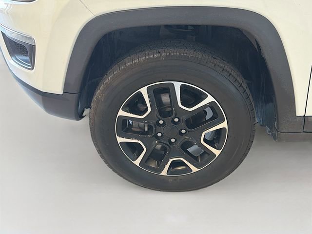 Used 2020 Jeep Compass Trailhawk AWD/4WD image 25